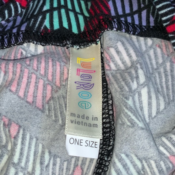 LuLaRoe One Size Leggings - Picture 4 of 7